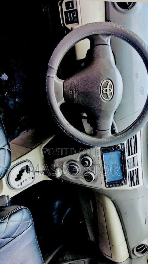 Toyota Yaris 2010 Blue