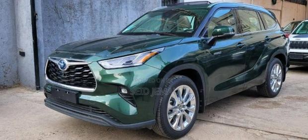 Toyota Highlander Hybrid 2023 Green