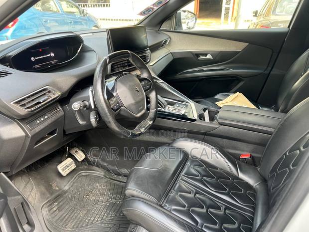 Peugeot 5008 2022 White
