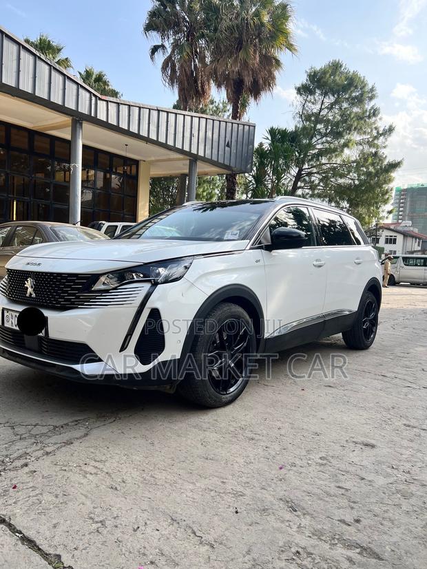 Peugeot 5008 2022 White