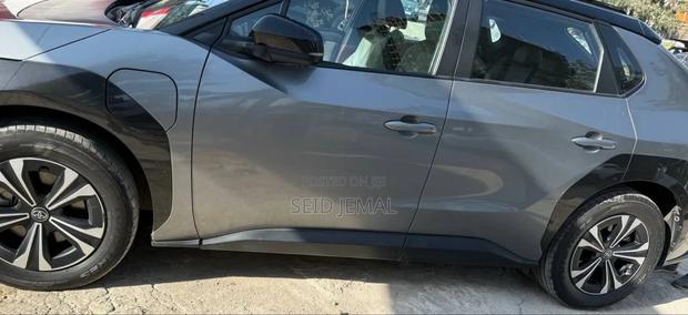 Toyota bZ4X 2023 Gray