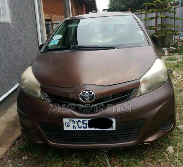 Toyota Yaris 2012 Burgundy