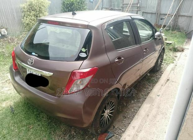 Toyota Yaris 2012 Burgundy
