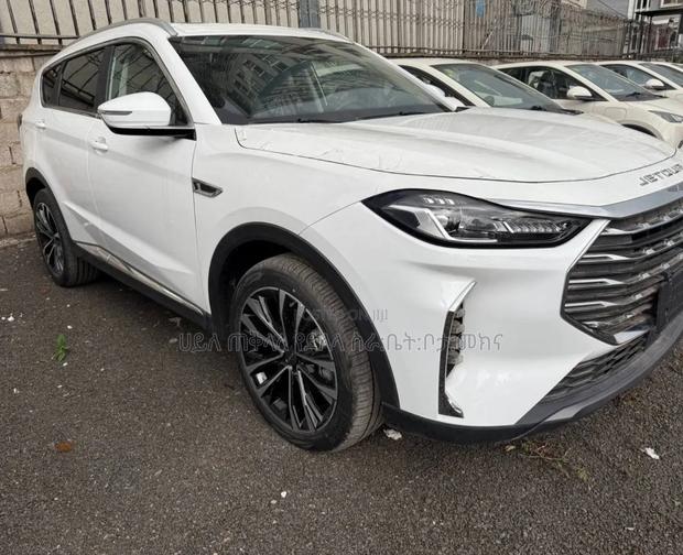 New Jetour X70 Plus 2024 Ivory