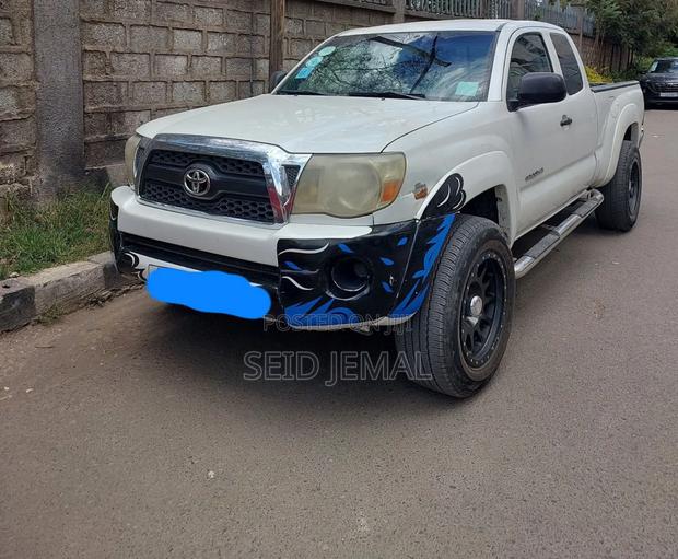 Toyota Tacoma 2011 White