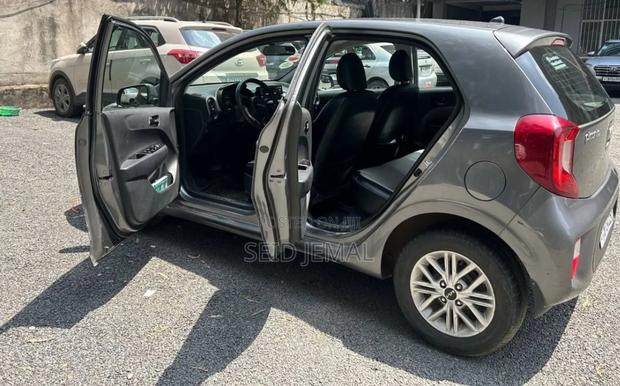 Kia Picanto 2021 Gray