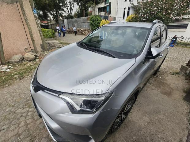Toyota RAV4 2016 Silver