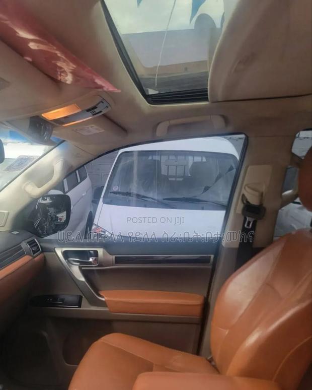 Lexus LX 2018 Gray
