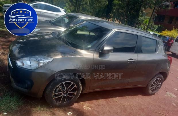 Suzuki Swift 2022 Gray