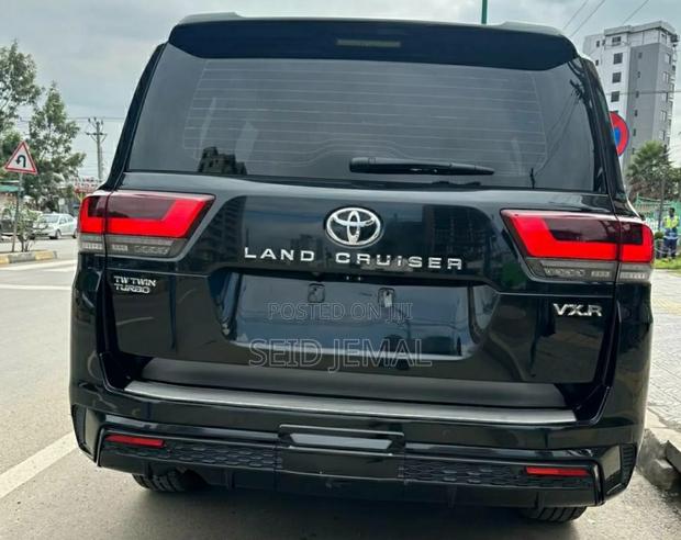 Toyota Land Cruiser 2023 Matt Black