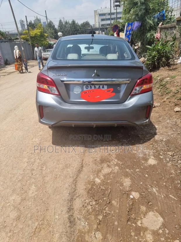 Mitsubishi Attrage 2021 Gray
