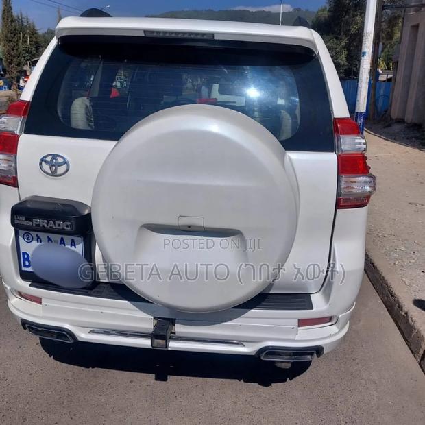 Toyota Land Cruiser 2010 White