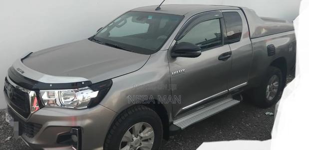 Toyota Hilux 2019 Gray