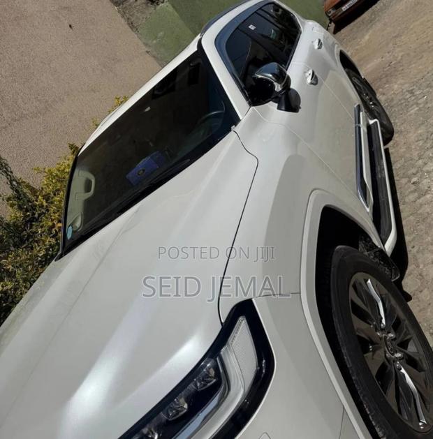Toyota Land Cruiser 2023 White