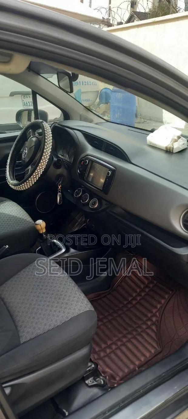 Toyota Yaris 2014 Gray