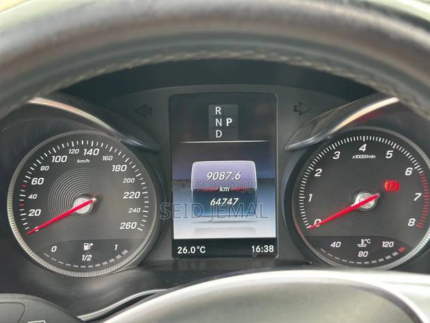 Mercedes-Benz GLC-Class 2018 Off white