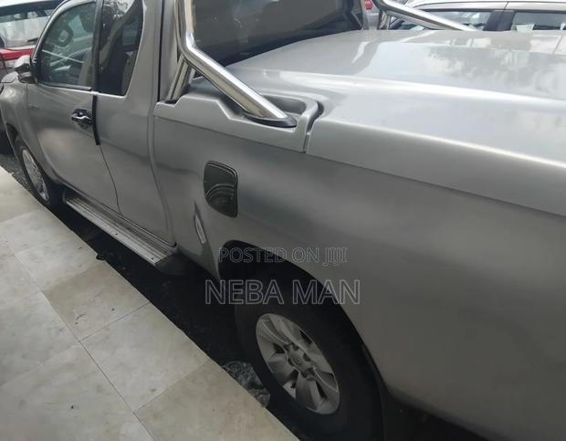 Toyota Hilux 2017 Silver