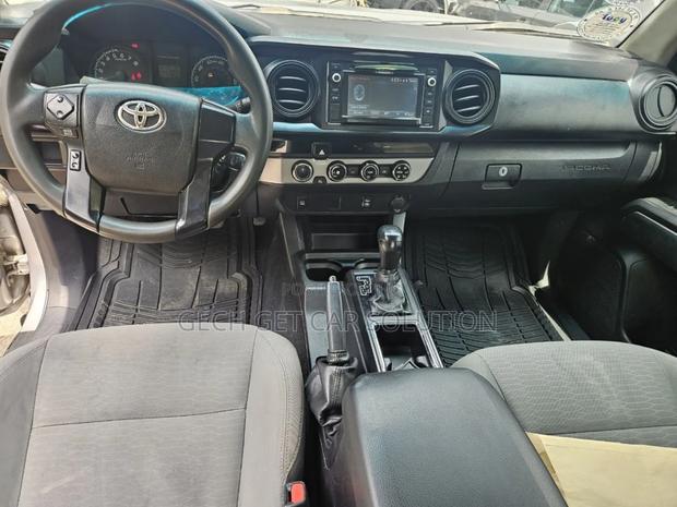 Toyota Tacoma 4dr Double Cab 2016 Silver