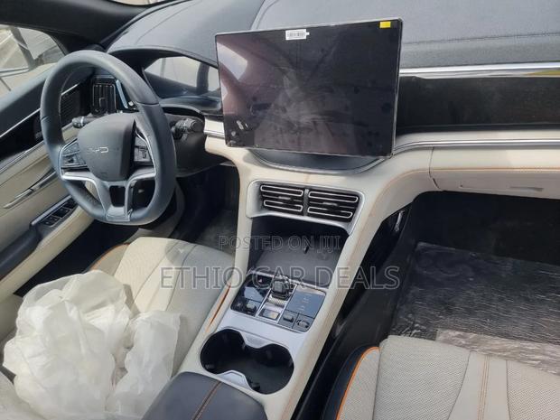 New BYD Song Plus DM-i 2024 Off white