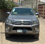 Toyota Hilux 2016 Gold for sale