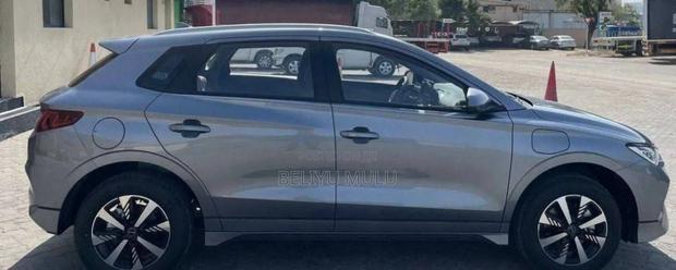 New BYD E2 43 kWh 94 hp FWD 2025 Gray