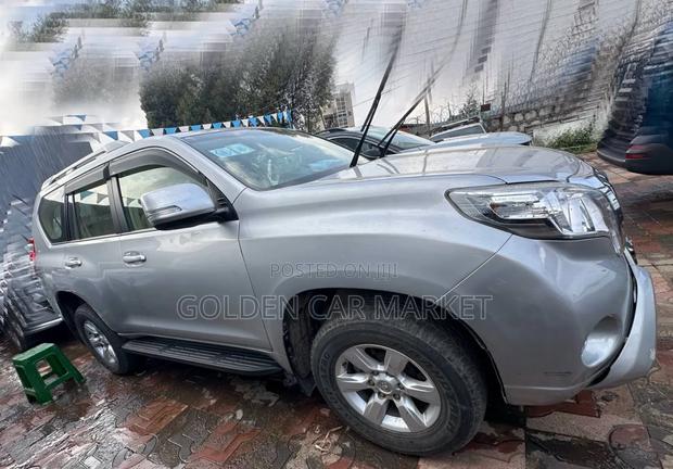 Toyota Land Cruiser 2015 Silver