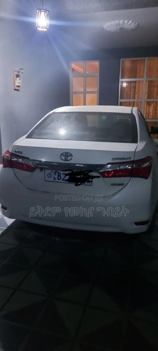 Toyota Corolla 2014 White