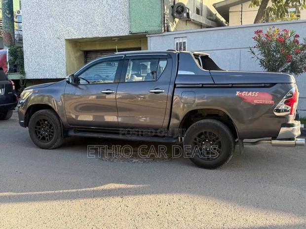 Toyota Hilux 2020 Black