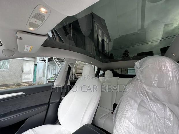 Tesla Model Y 2023 Black