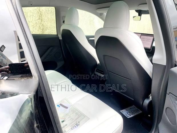 Tesla Model Y 2023 Black