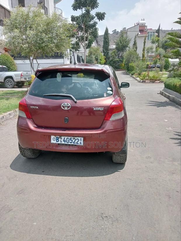 Toyota Yaris 2010 Silver
