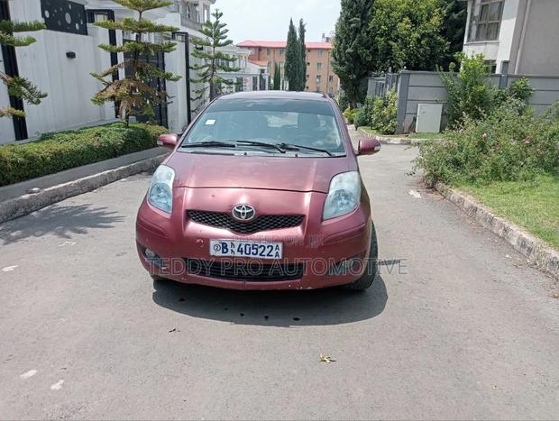 Toyota Yaris 2010 Silver