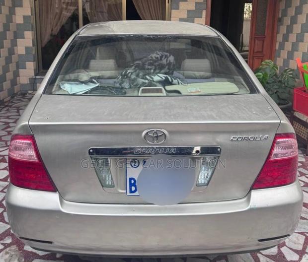 Toyota Corolla 2006 Gold