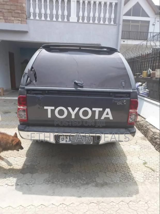 Toyota Hilux 2014 Black