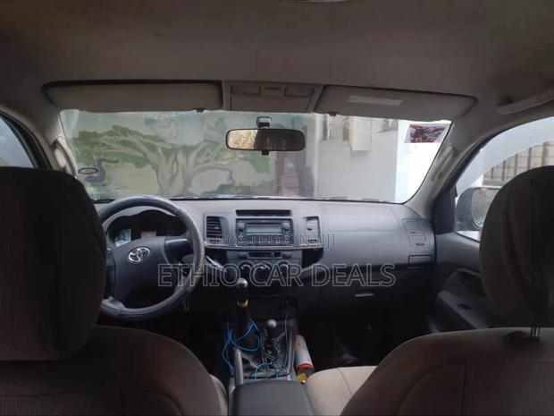 Toyota Hilux 2014 Black