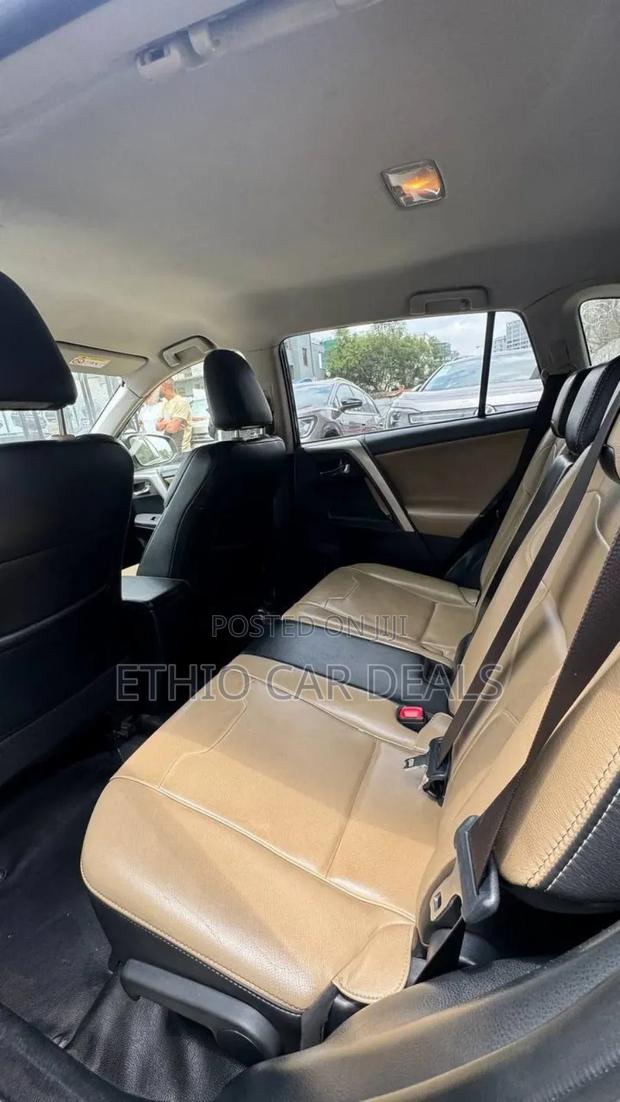 Toyota RAV4 2015 Brown