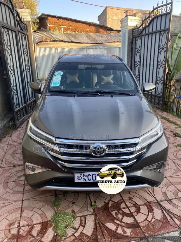 Toyota Rush 2021 Silver