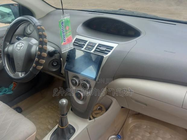 Toyota Yaris 2009 Silver