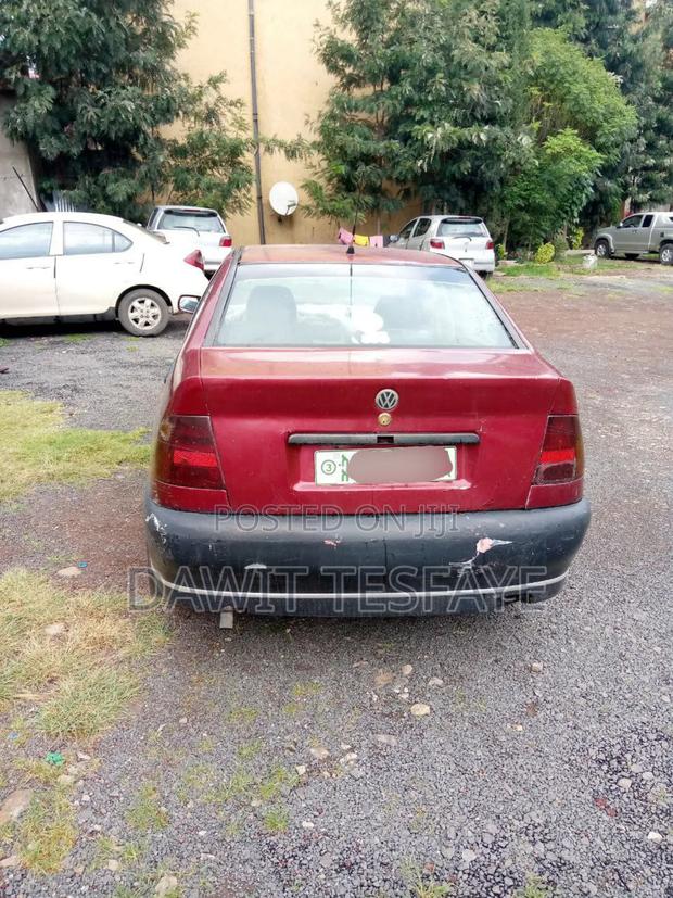 Volkswagen Polo 2002 Red