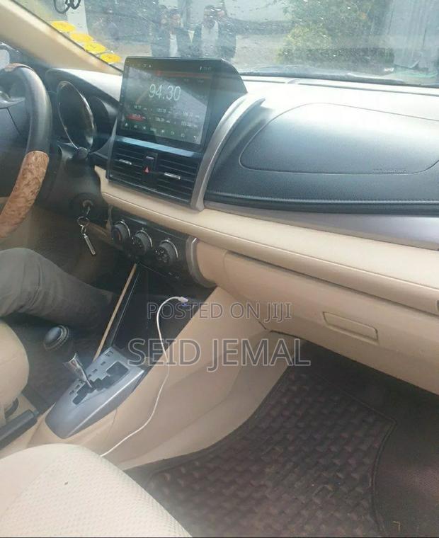 Toyota Yaris 2015 Silver