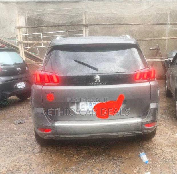Peugeot 5008 2020 Gray