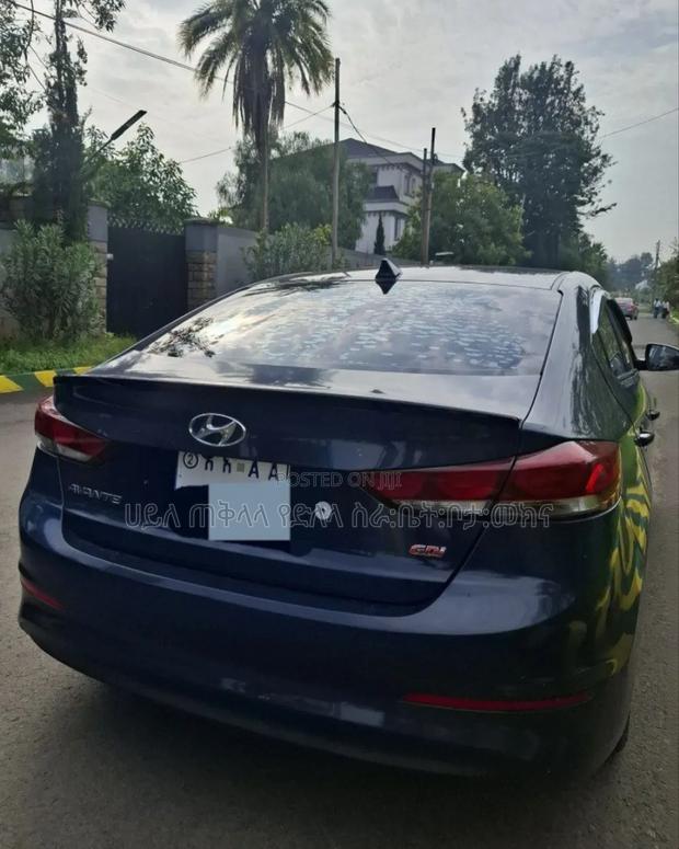 Hyundai Avante 2016 Blue