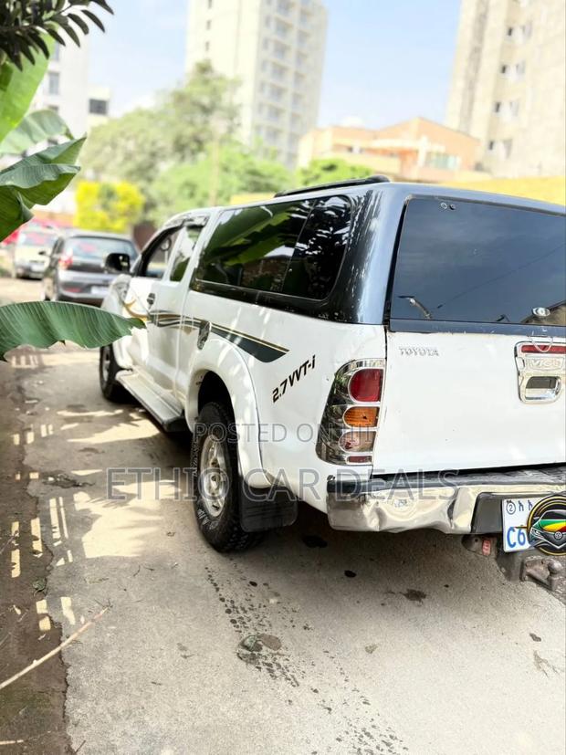 Toyota Hilux 2008 White