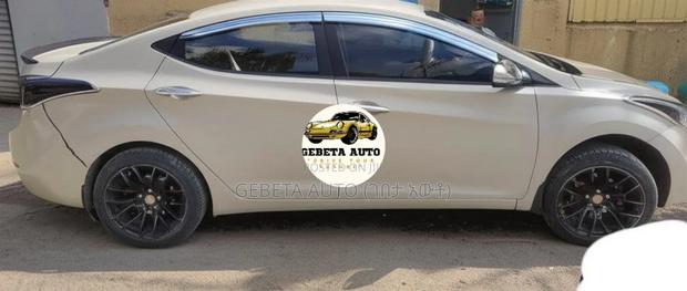 Hyundai Elantra 2015 Silver