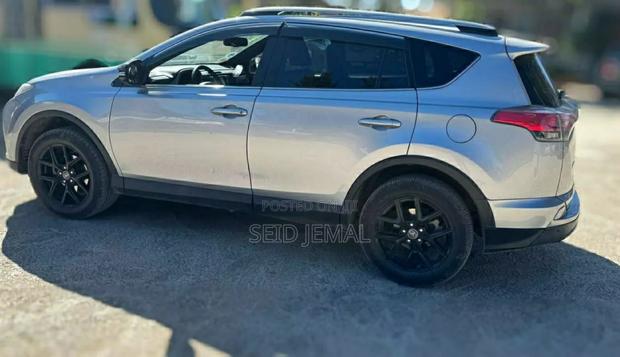 Toyota RAV4 2017 Silver