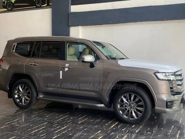 New Toyota Land Cruiser 2024 Gold