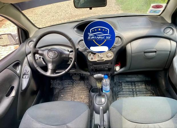 Toyota Vitz 2004