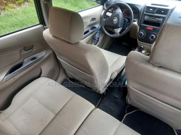 Toyota Avanza 2014 Black
