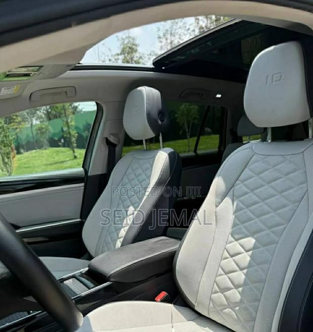 Volkswagen ID.6 2022 Brown