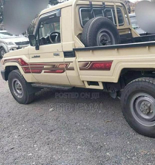 Toyota Hilux 2016 Silver